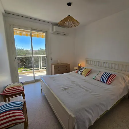 Apartamento L'instant Bleu - With Ac, Wifi, And Parking Le Lavandou